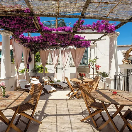 Alle Stelle Bed & Breakfast 4*