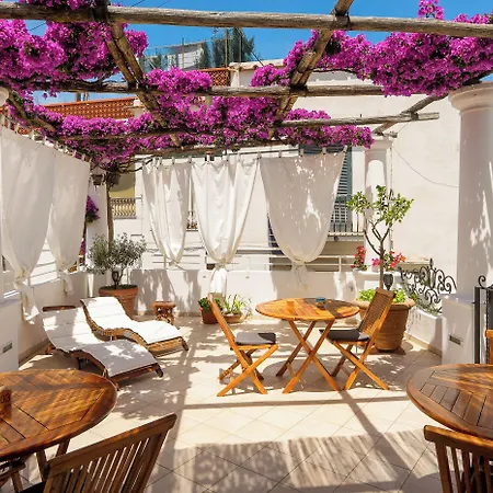 Alle Stelle By Fm, Capri 4*