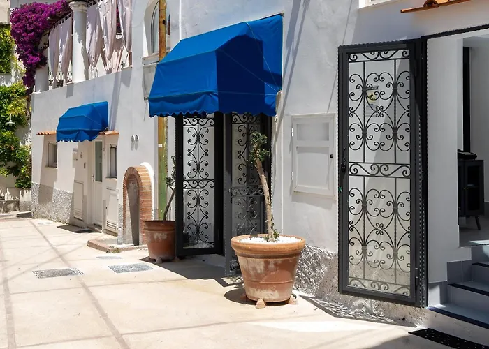 Alle Stelle לינה וארוחת בוקר 4*